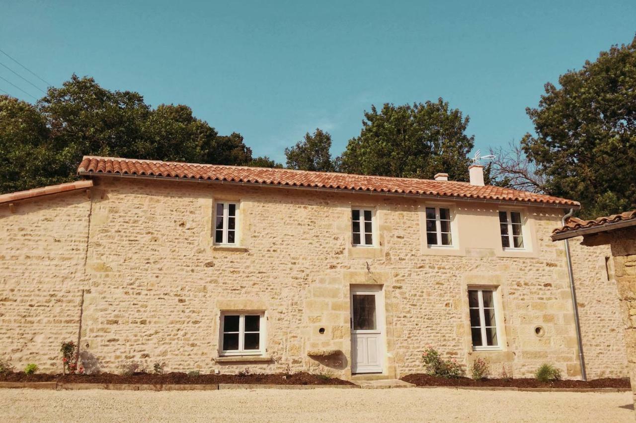 Gites Les Demeures De Valette Azay-le-Brule Exterior foto